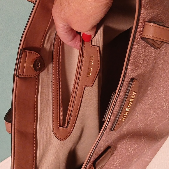 Nine West matching shoulder bag & tote bag set, pretty rose color - Picture 8 of 13